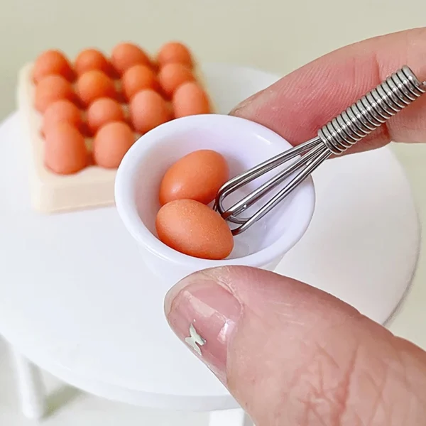 Miniature Egg with Egg Trays Bowl Whisk 1:12 - Image 4